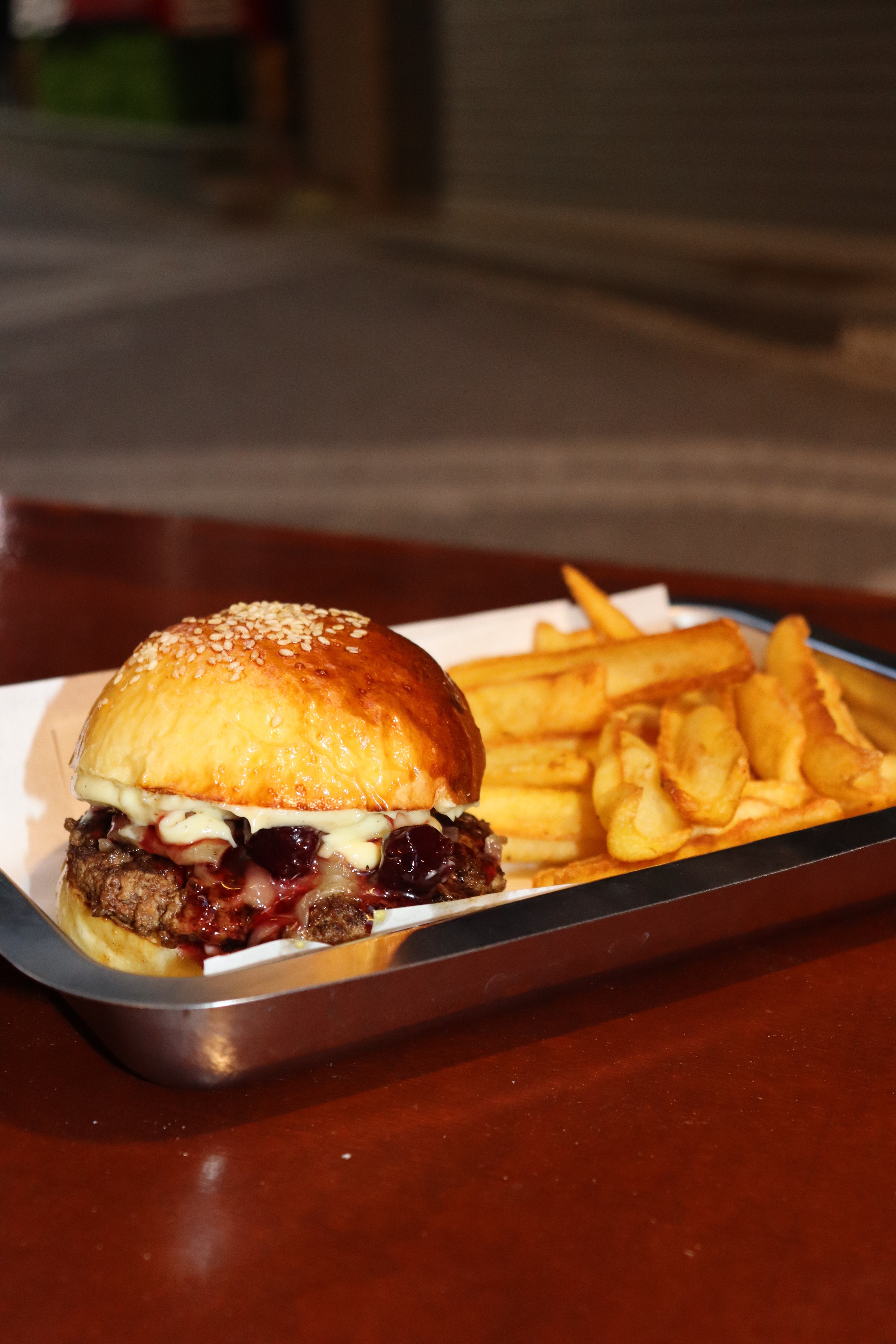 RENİ BURGER [VİŞNE]
