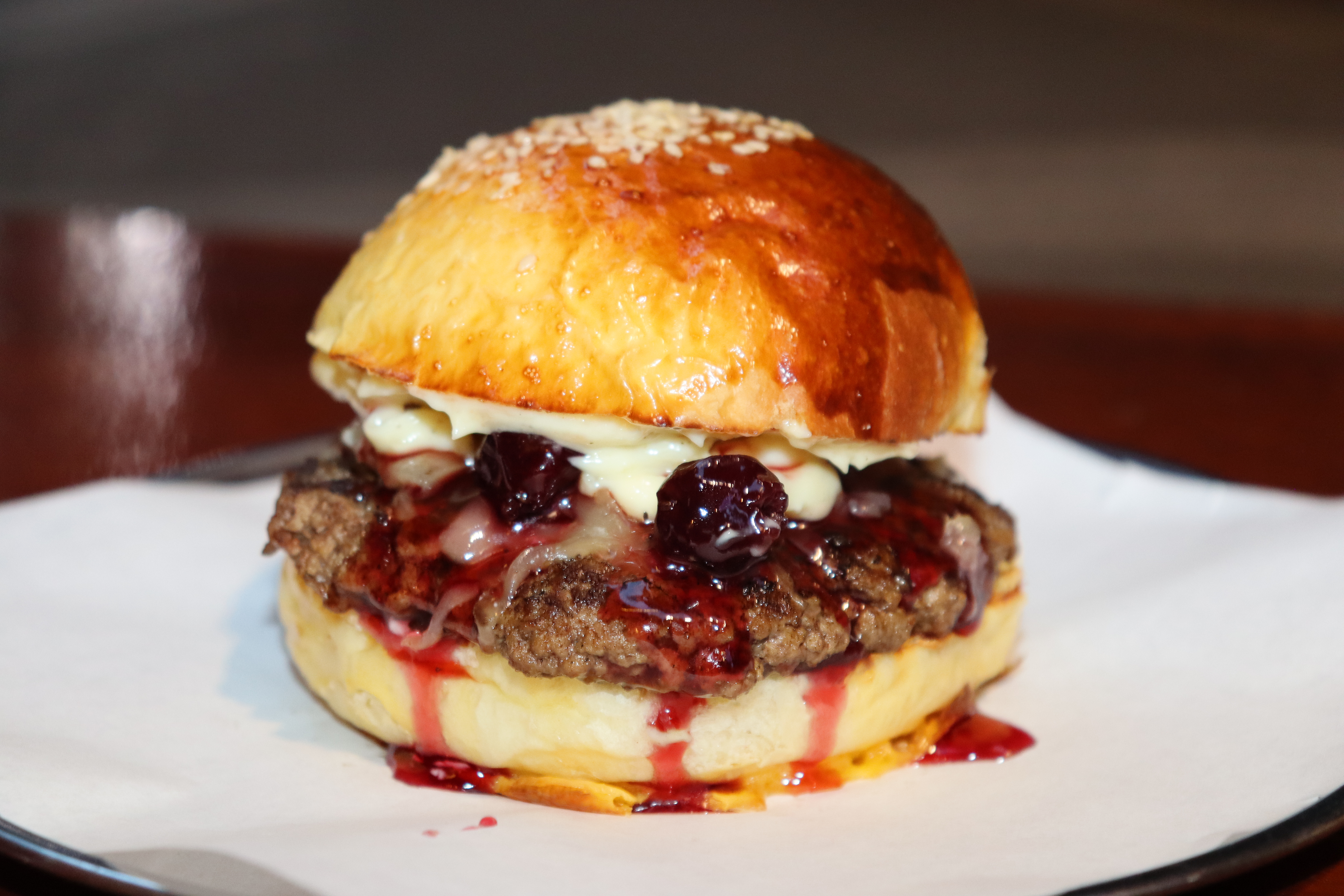 RENİ BURGER [VİŞNE]
